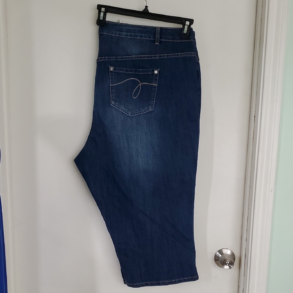 Avenue Denim Capri Women's Blue Jeans sz.26